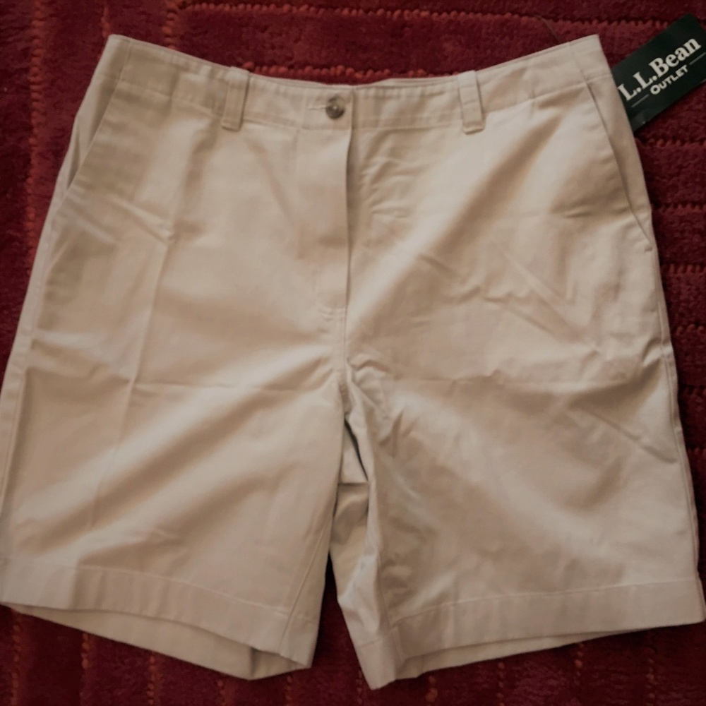LL BEAN Chino Shorts 16